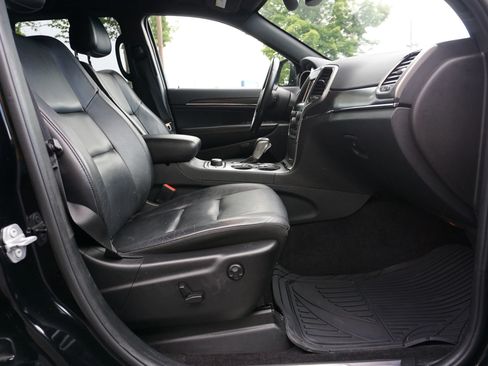 Used 2018 Jeep Grand Cherokee Limited AWD/4WD image 17