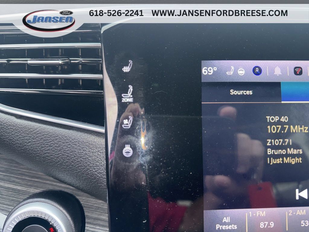 Used 2022 Jeep Wagoneer Series II AWD/4WD image 22
