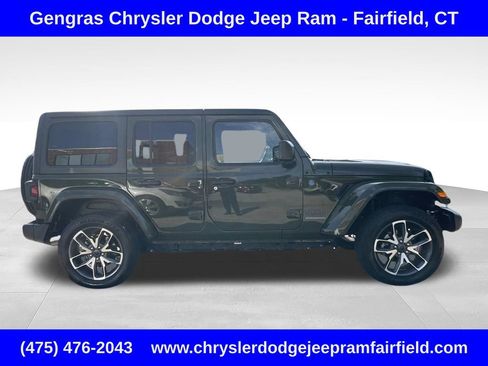 Used 2024 Jeep Wrangler Unlimited AWD/4WD image 6
