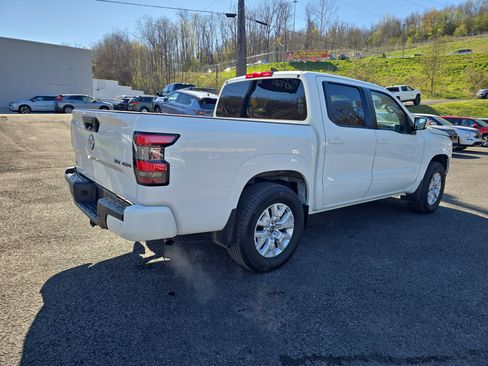 Used 2022 Nissan Frontier SV w/ Technology Package AWD/4WD image 5