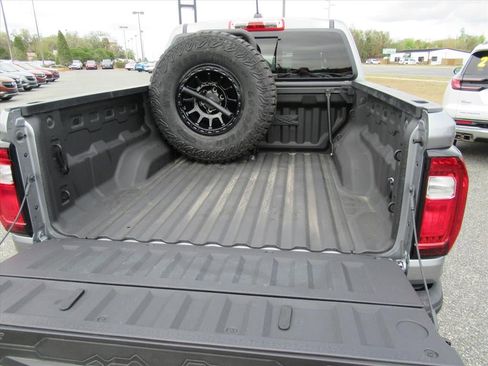 Used 2024 GMC Canyon AT4X w/ AT4X AEV Edition AWD/4WD image 30
