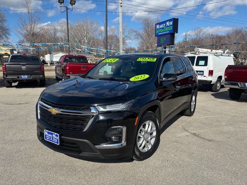 Used 2022 Chevrolet Traverse LS AWD/4WD image 1