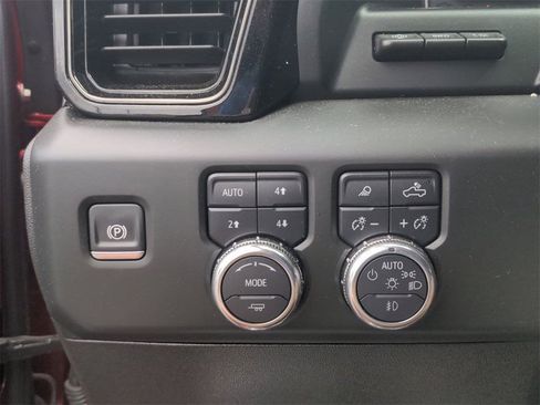 Certified 2024 GMC Sierra 2500 AT4 w/ AT4 Premium Plus Package image 18