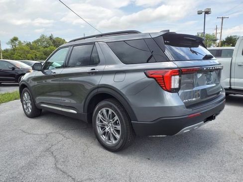 Used 2025 Ford Explorer Active w/ Active Comfort Package image 4