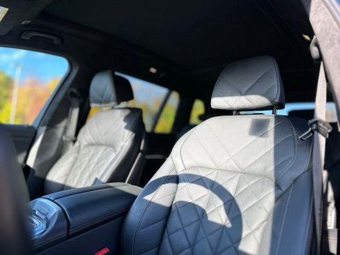 Certified 2024 BMW X7 xDrive40i w/ M Sport Package image 17