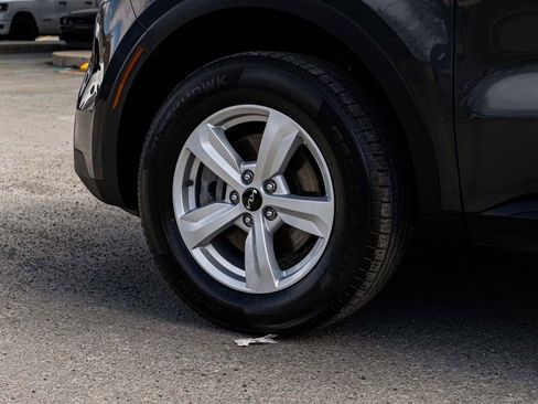 Used 2022 Kia Sorento LX image 7