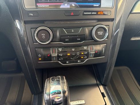 Used 2016 Ford Explorer XLT w/ Equipment Group 202A AWD/4WD image 26
