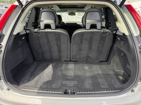Used 2025 Volvo XC90 B5 Core AWD/4WD image 23