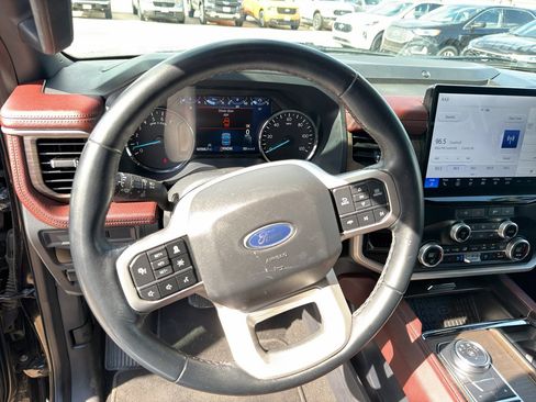 Used 2024 Ford Expedition Max Limited AWD/4WD image 12