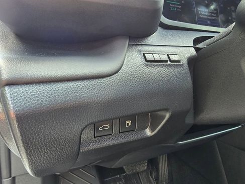 Certified 2025 Toyota Crown Platinum AWD/4WD image 21