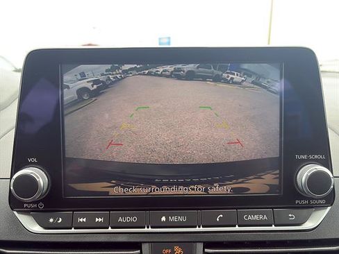 Used 2025 Nissan Altima 2.5 SV FWD image 25