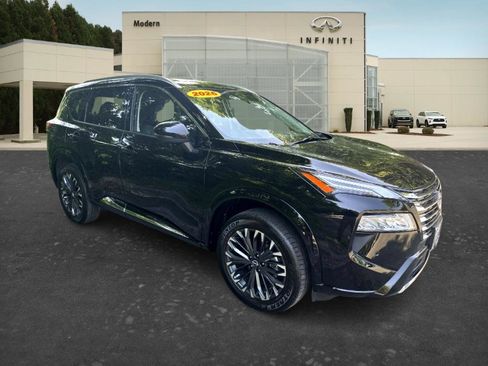 Used 2026 Nissan Rogue Platinum w/ Platinum Premium Package AWD/4WD image 3