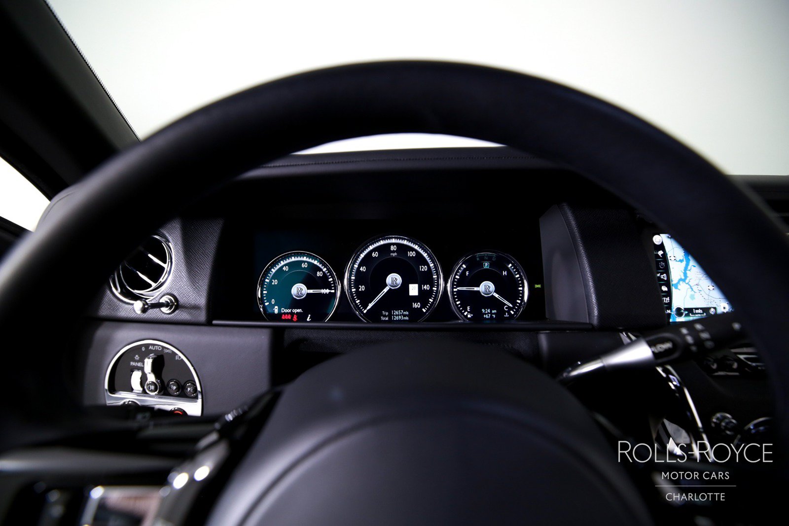 Used 2024 Rolls-Royce Cullinan AWD/4WD image 14