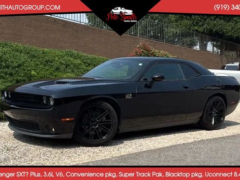 Used 2016 Dodge Challenger SXT Plus RWD image 1
