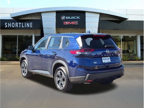 Used 2025 Nissan Rogue SV AWD/4WD image 5