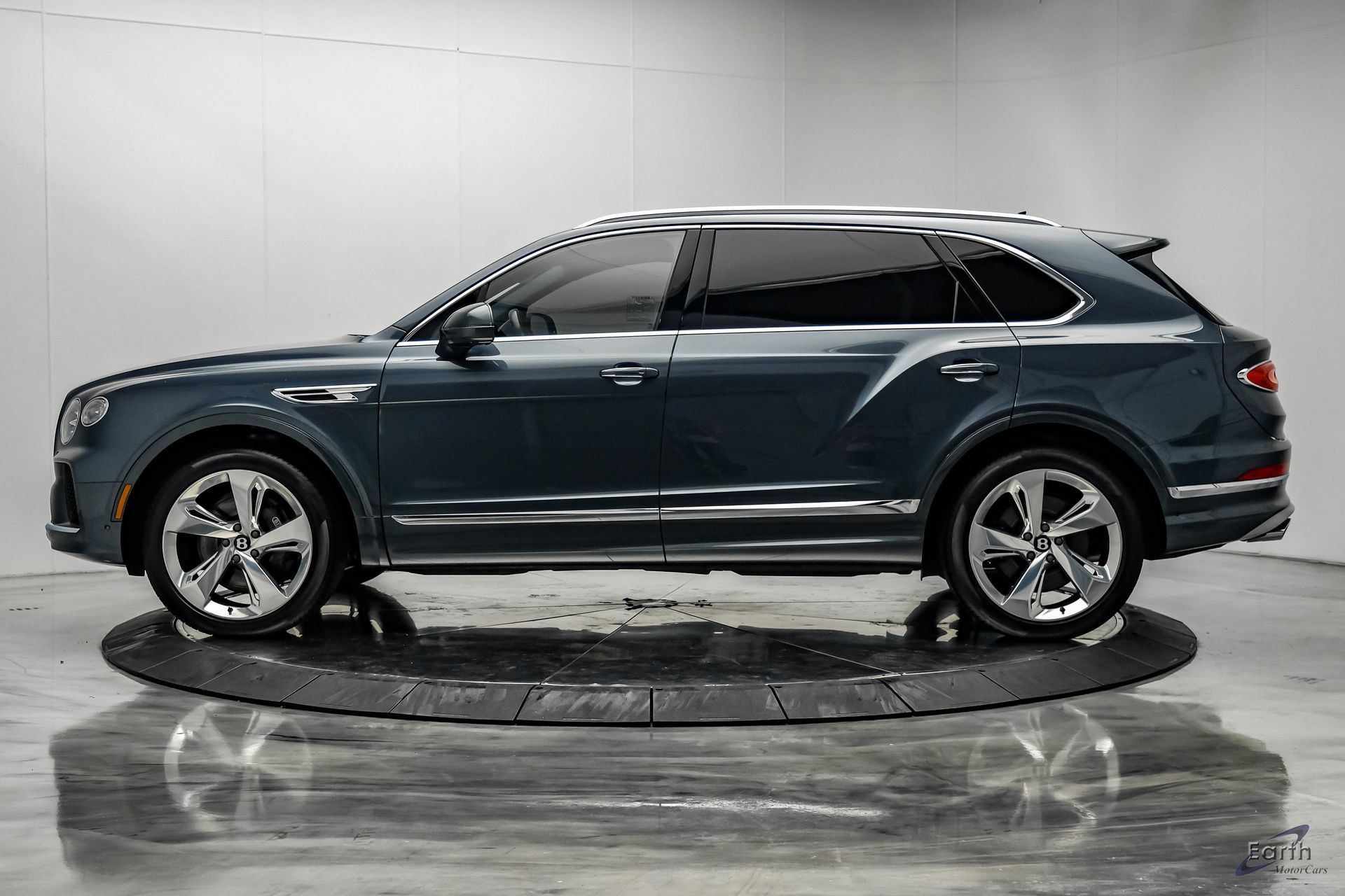 Used 2023 Bentley Bentayga Extended Wheelbase AWD/4WD image 7