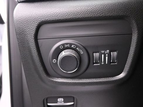 New 2025 Jeep Grand Cherokee Altitude AWD/4WD image 37