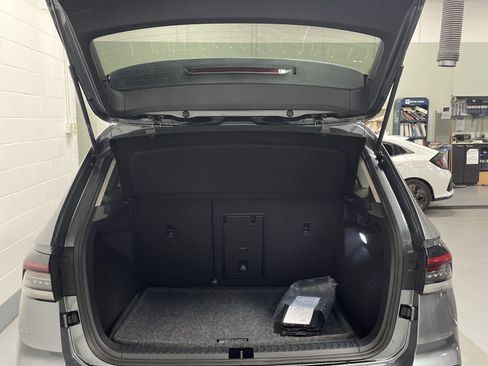 New 2025 Volkswagen Taos SEL image 4