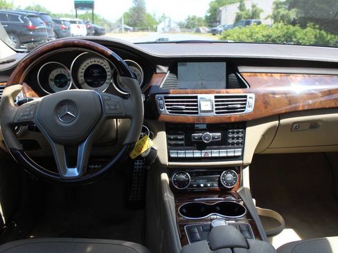 Used 2014 Mercedes-Benz CLS 550 4MATIC image 23