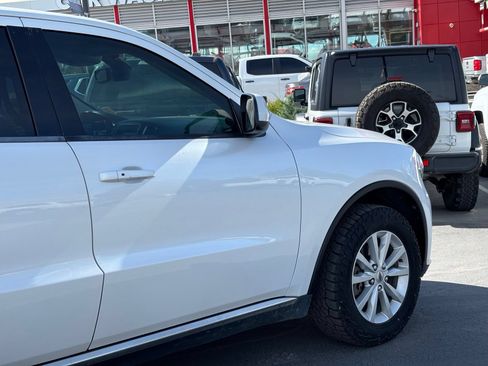 Used 2019 Dodge Durango SXT AWD/4WD image 4