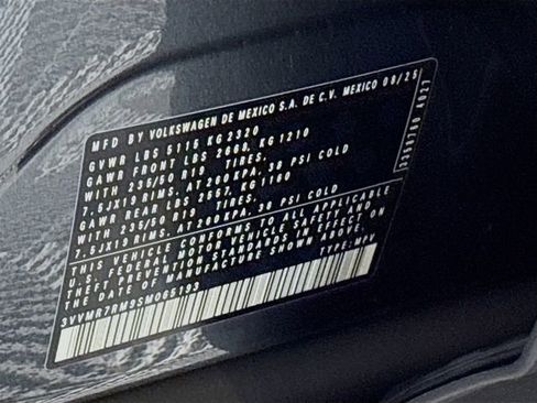 New 2025 Volkswagen Tiguan SE image 33
