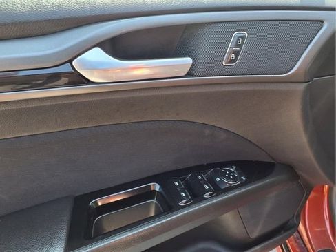 Used 2014 Ford Fusion SE w/ Equipment Group 201A FWD image 13
