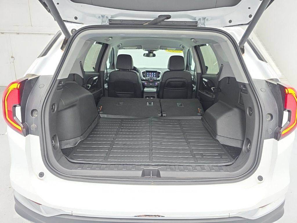 Used 2023 GMC Terrain SLT AWD/4WD image 51