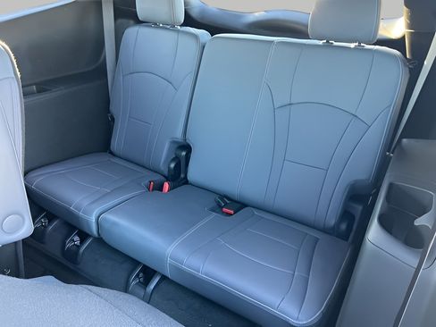 Used 2023 Buick Enclave Essence w/ Experience Buick Package image 31