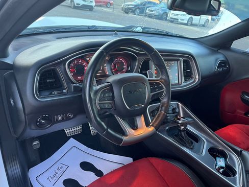 Used 2015 Dodge Challenger SRT Hellcat image 20