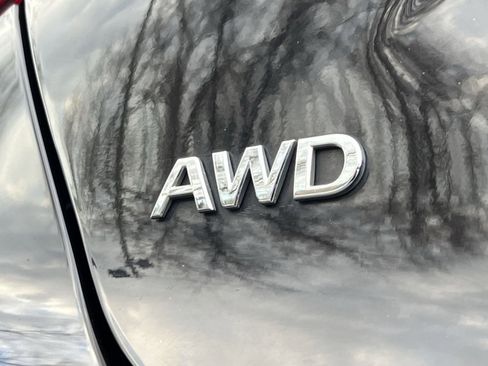 Used 2017 INFINITI QX30 AWD image 27