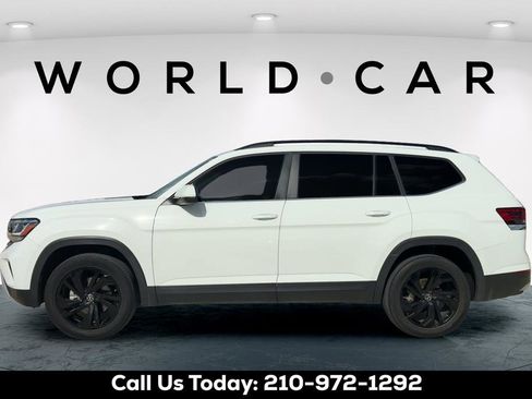 Used 2022 Volkswagen Atlas SE w/ Panoramic Sunroof Package FWD image 4