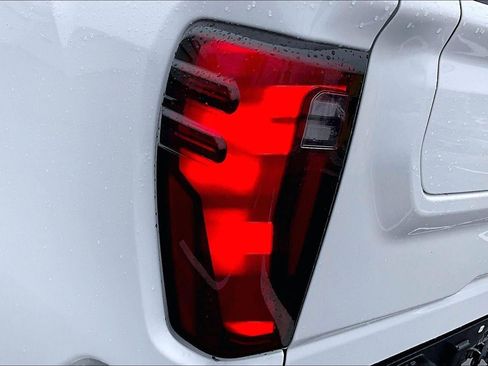 Used 2025 GMC Sierra 2500 Denali Ultimate image 22