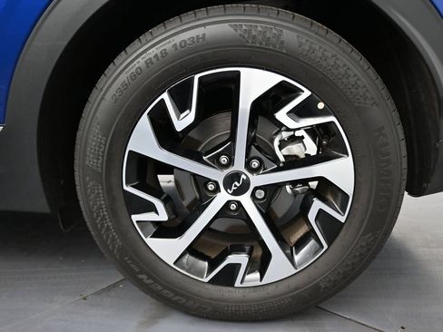 Used 2024 Kia Sportage EX image 13