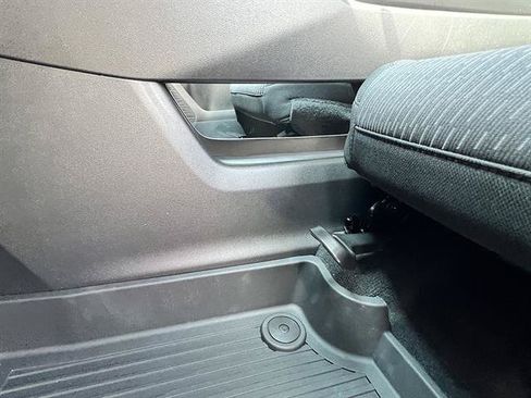 New 2027 Chevrolet Equinox LT FWD image 15