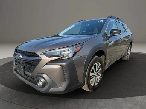 Used 2024 Subaru Outback Premium AWD/4WD image 1