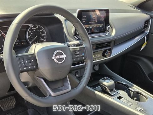 Certified 2026 Nissan Rogue SV FWD image 8