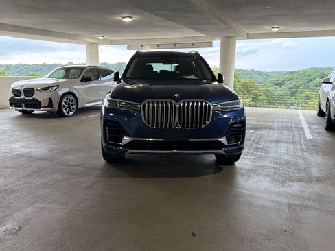 Used 2020 BMW X7 xDrive40i w/ Parking Assistance Package AWD/4WD image 4
