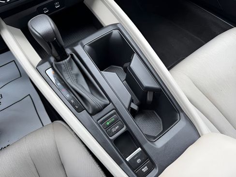 Used 2025 Honda Accord LX image 24