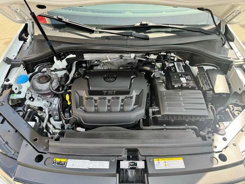 Used 2022 Volkswagen Tiguan SE R-Line image 45