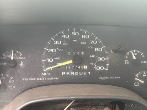 Used 1996 Chevrolet S10 Pickup 2WD Regular Cab image 16