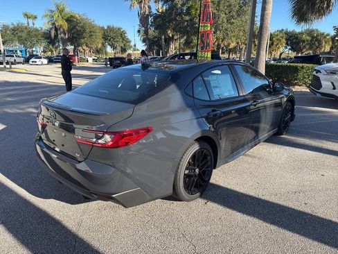 Used 2026 Toyota Camry SE image 7
