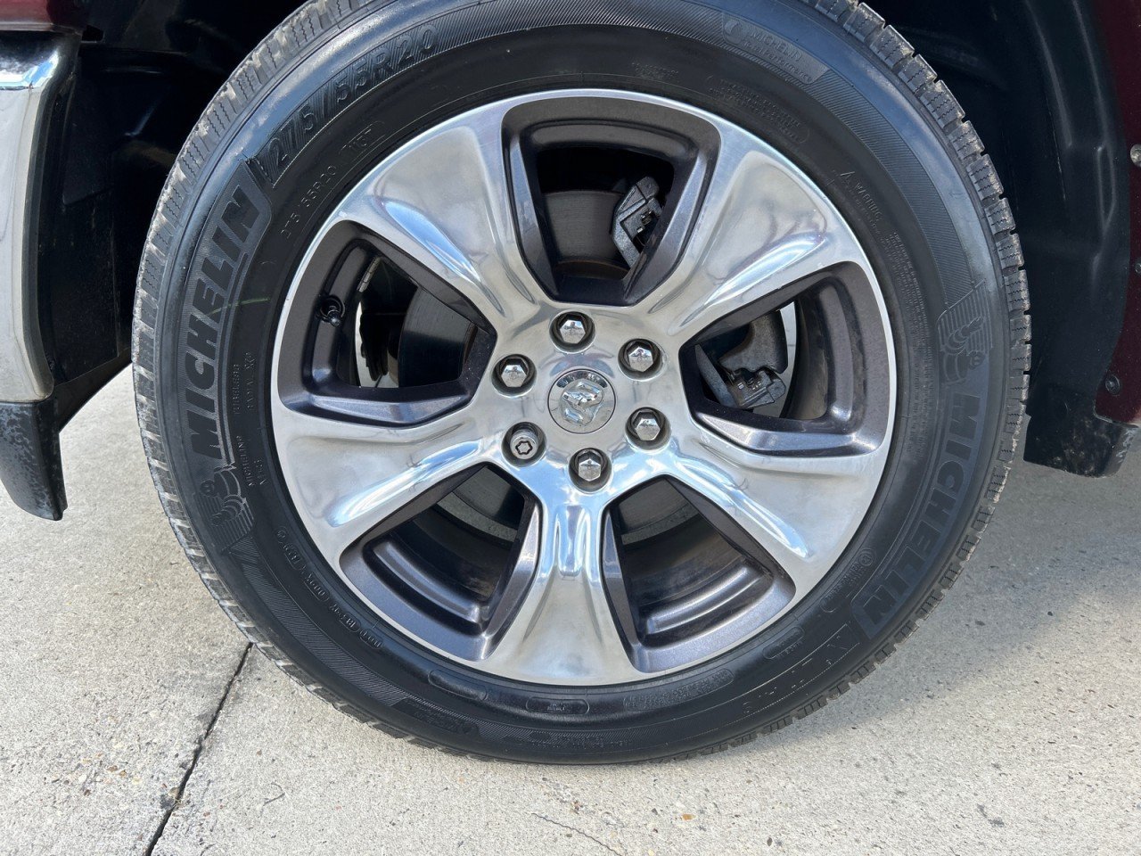 Used 2019 RAM 1500 Laramie AWD/4WD image 10