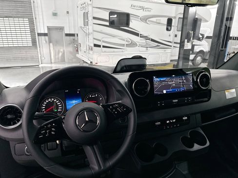 New 2025 Mercedes-Benz Sprinter 3500 image 24
