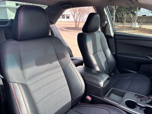 Used 2016 Toyota Camry LE image 18