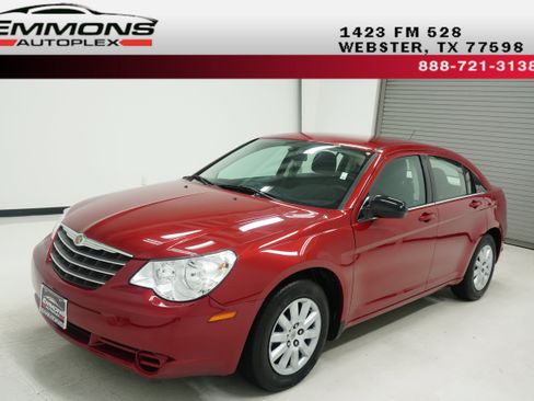 Used 2010 Chrysler Sebring Touring FWD image 1