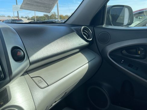 Used 2012 Toyota RAV4 4WD image 10