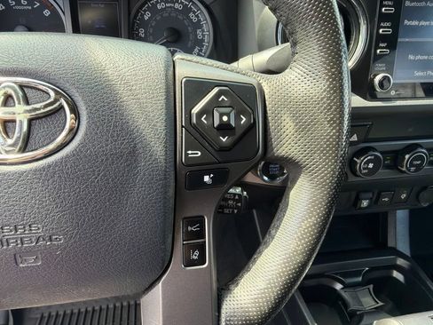 Used 2020 Toyota Tacoma TRD Off-Road AWD/4WD image 20
