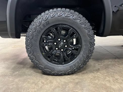 New 2026 Chevrolet Silverado 1500 ZR2 w/ Dark Appearance Package AWD/4WD image 9