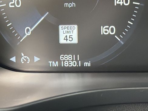 Used 2021 Volvo XC60 T8 Inscription Expression w/ Climate Package AWD/4WD image 22