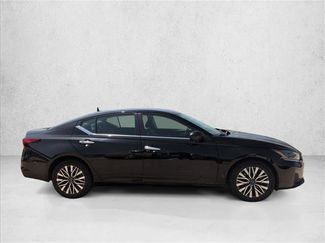 Used 2024 Nissan Altima 2.5 SV FWD video 4